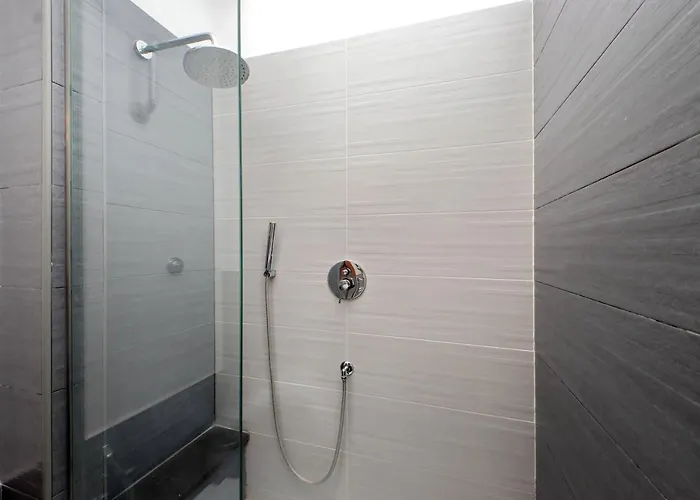 Silvano's In Lägenhet *